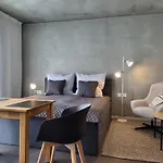 Schlossterrassen 8b Apartment Pouch