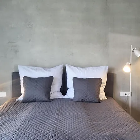 Schlossterrassen 8b Pouch