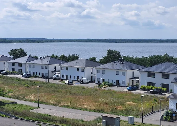 Schlossterrassen 8b Апартаменты Pouch