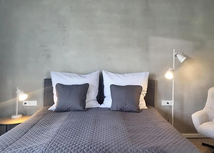 Schlossterrassen 8b Pouch